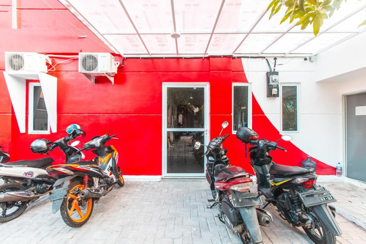 Oyo 907 Wisma Cakung Jakarta Exterior photo